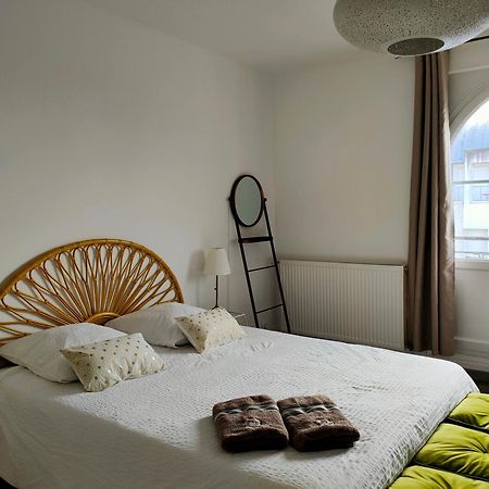 A La Villa Perroy Les Chambres Sont Spacieuses Et Les Petit-Dejeuners Offerts Dunkirk Bagian luar foto