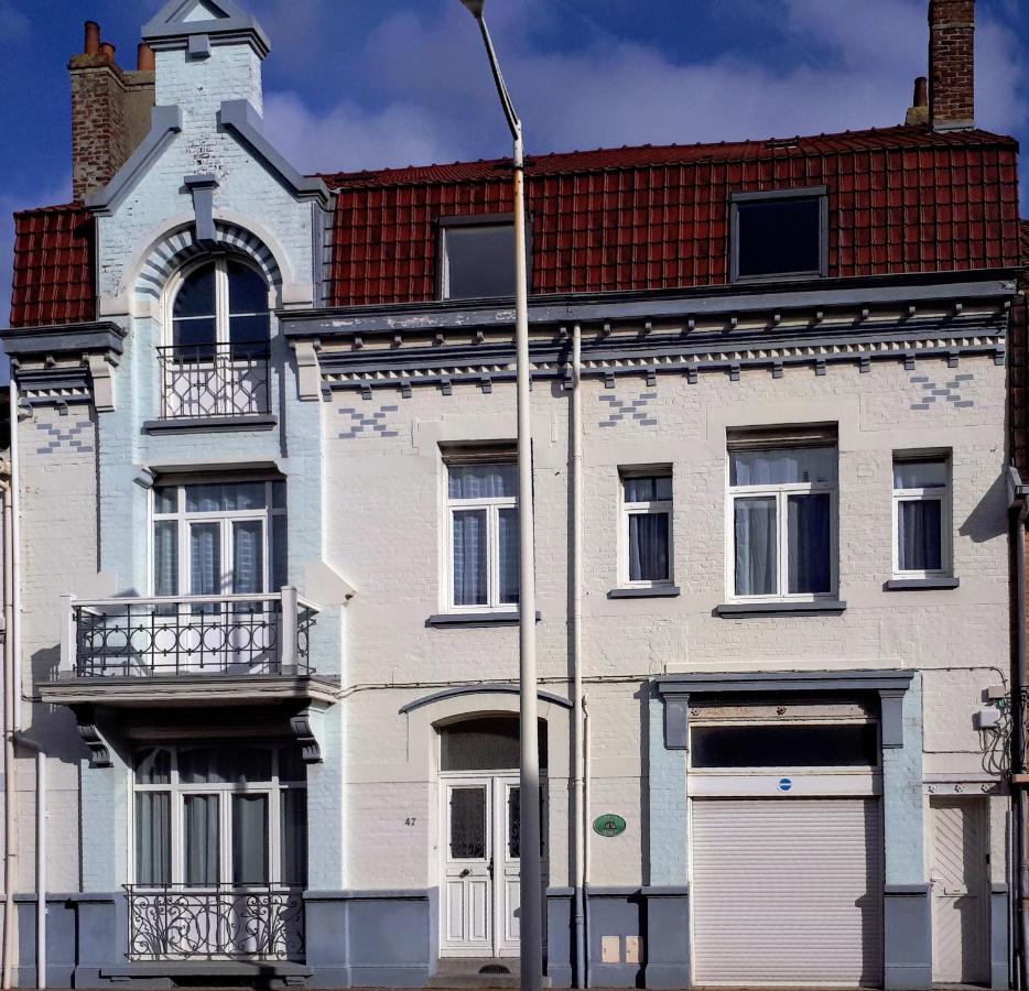 A La Villa Perroy Les Chambres Sont Spacieuses Et Les Petit-Dejeuners Offerts Dunkirk Bagian luar foto
