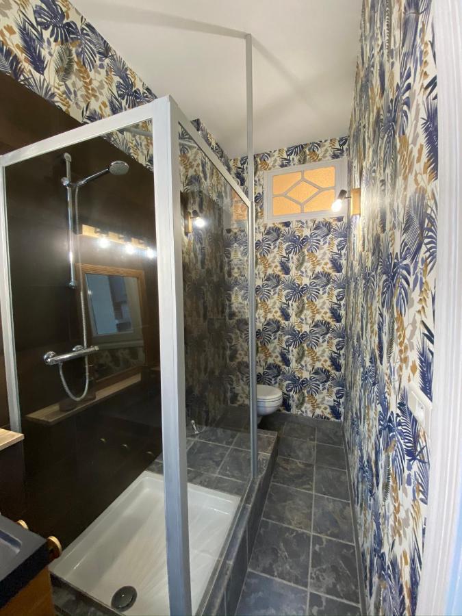 A La Villa Perroy Les Chambres Sont Spacieuses Et Les Petit-Dejeuners Offerts Dunkirk Bagian luar foto