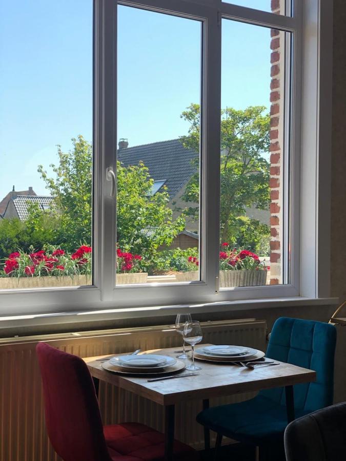 A La Villa Perroy Les Chambres Sont Spacieuses Et Les Petit-Dejeuners Offerts Dunkirk Bagian luar foto
