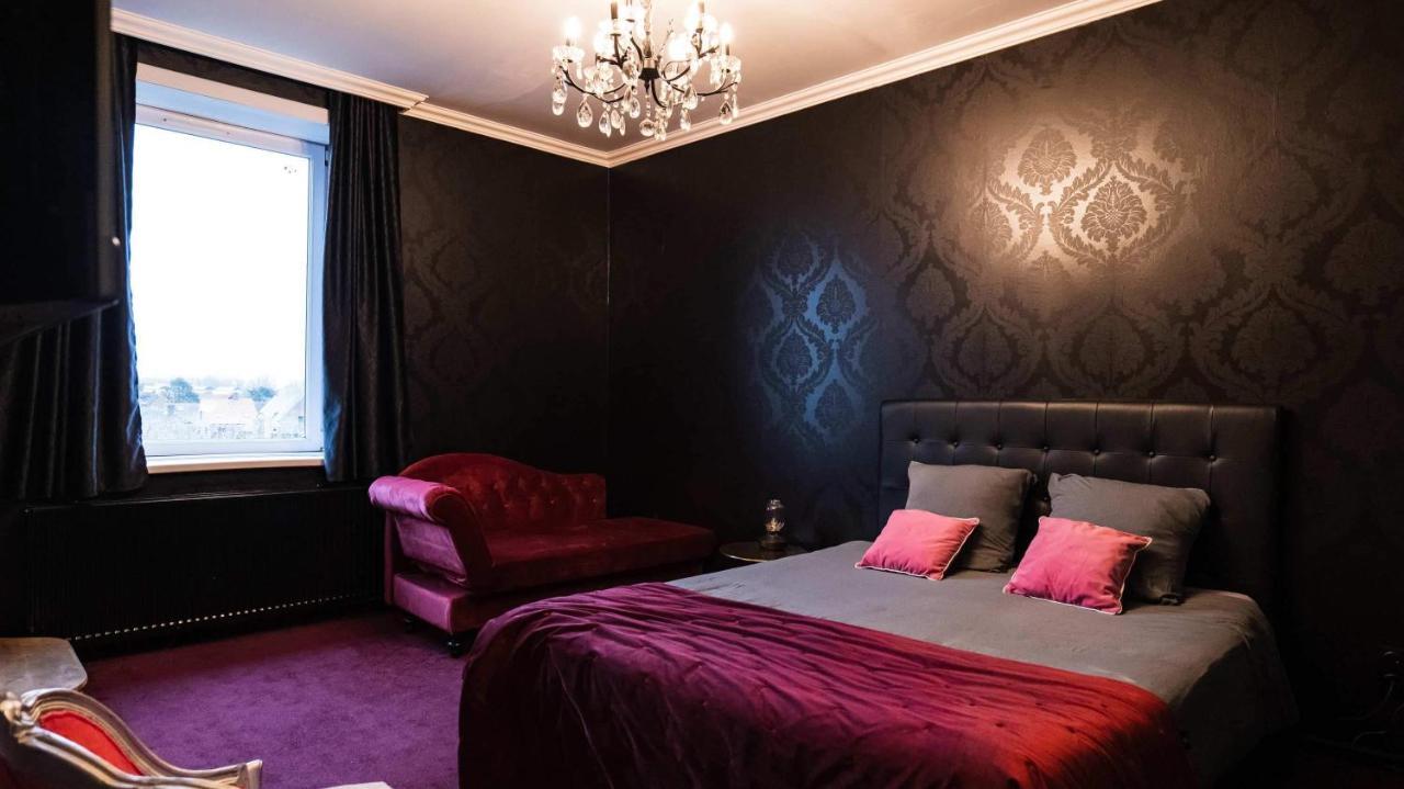 A La Villa Perroy Les Chambres Sont Spacieuses Et Les Petit-Dejeuners Offerts Dunkirk Bagian luar foto