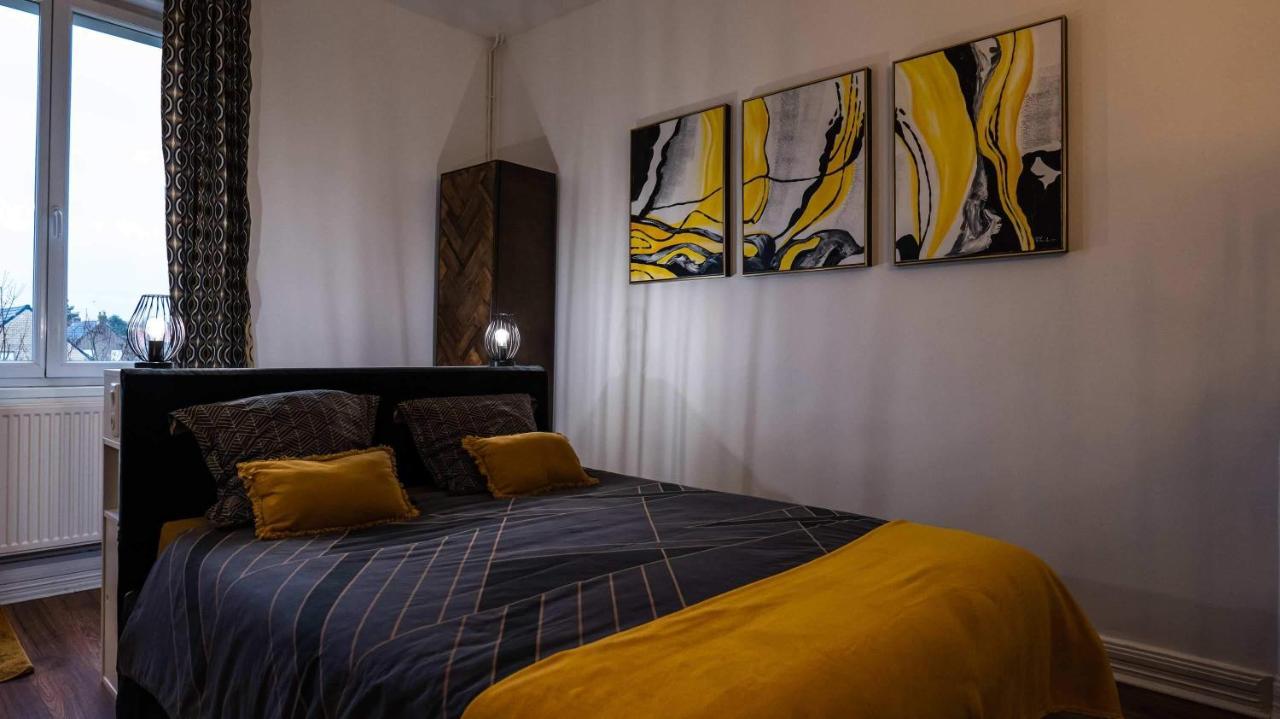 A La Villa Perroy Les Chambres Sont Spacieuses Et Les Petit-Dejeuners Offerts Dunkirk Bagian luar foto