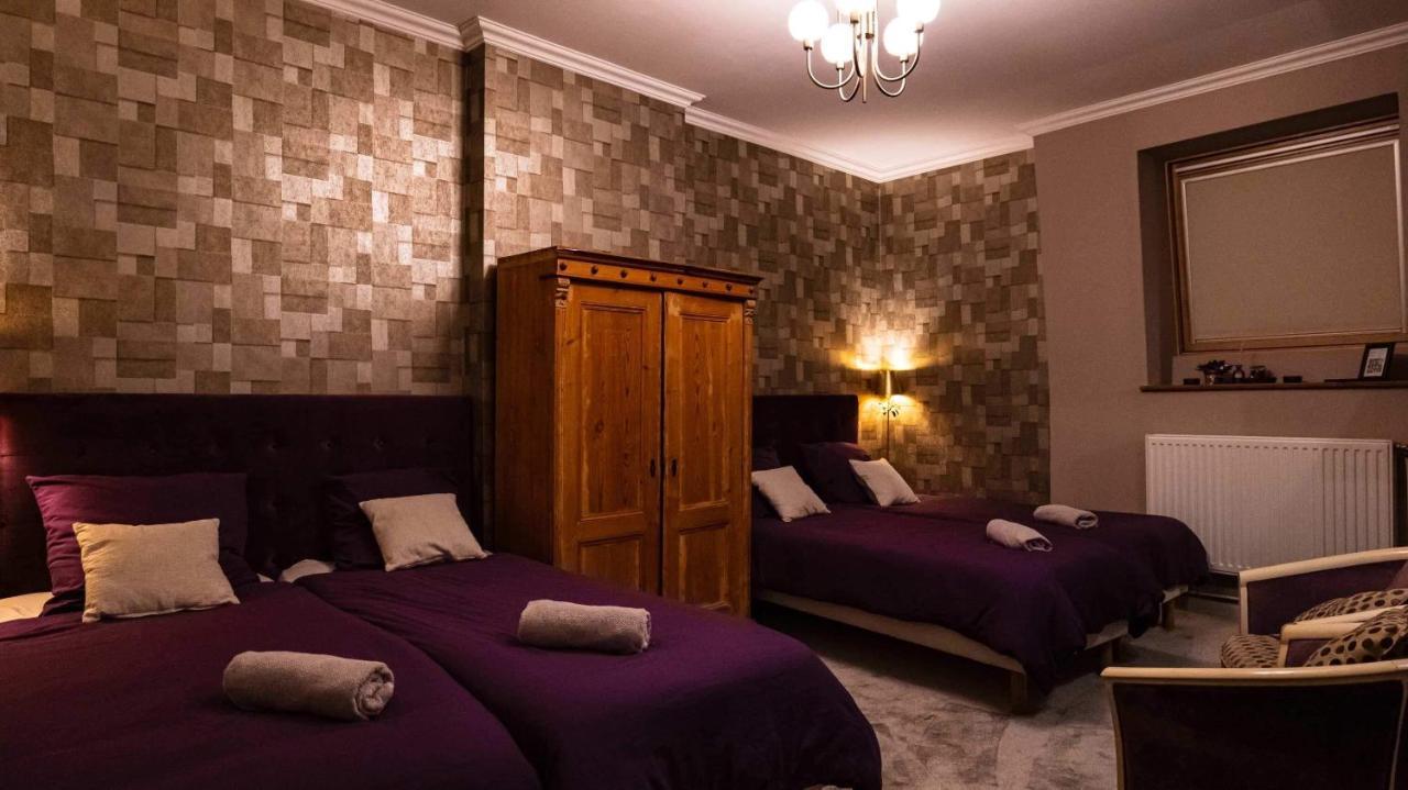 A La Villa Perroy Les Chambres Sont Spacieuses Et Les Petit-Dejeuners Offerts Dunkirk Bagian luar foto